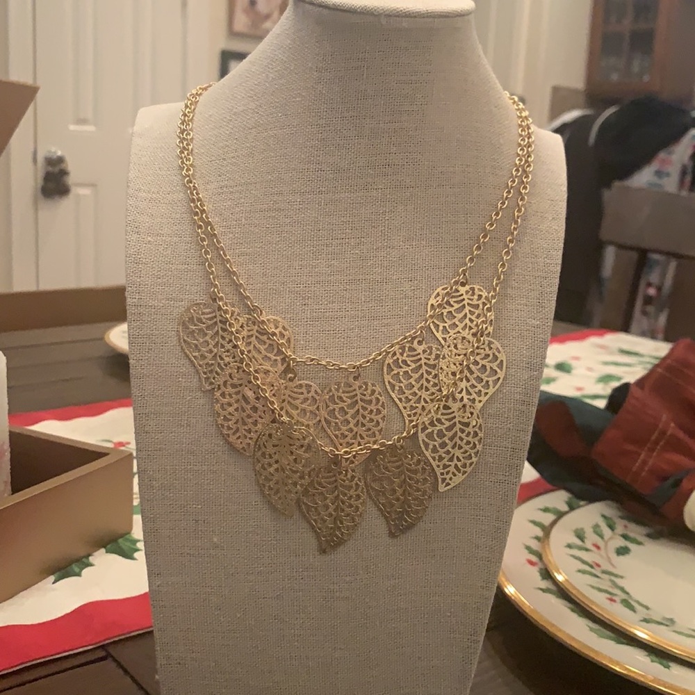 Intricate Gold Filigree Leaf Necklace